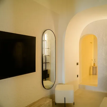 Pyrothea Villa Fíra